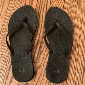 Sanuk Black Flipflops